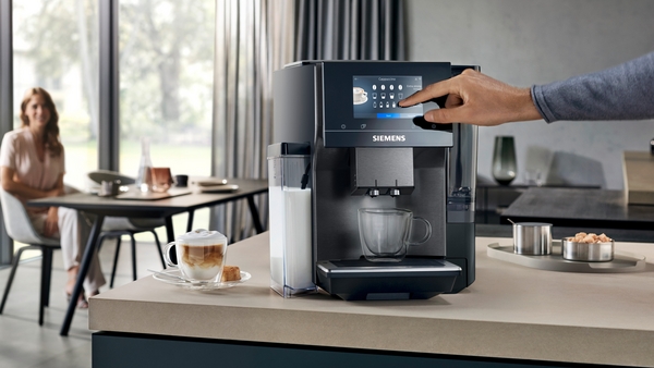 SIEMENS TQ717DF5 EQ.700 espresso machine SIEMENS TQ717DF5 EQ.700 espresso machine